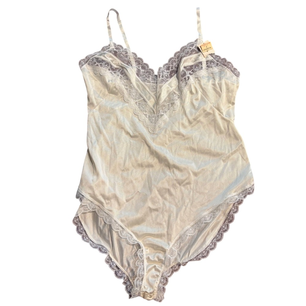 Vintage Vanity Fair Ivory Lace Bodysuit Antron III Nylon Snap Crotch NWT Size 34